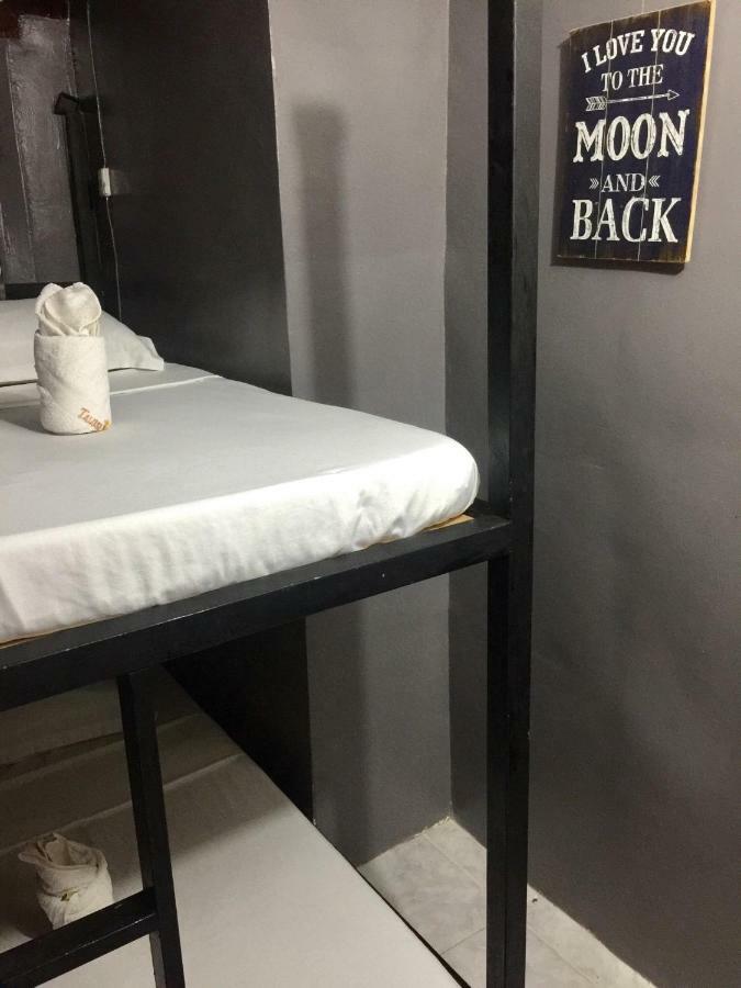 Island Hostel コロン エクステリア 写真
